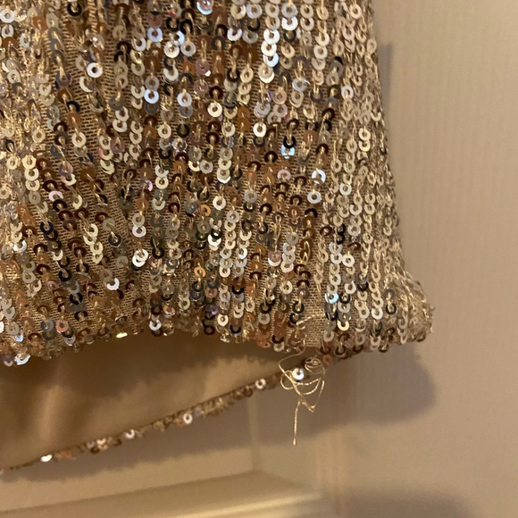 NWT sequin crop top - Picture 2 of 6